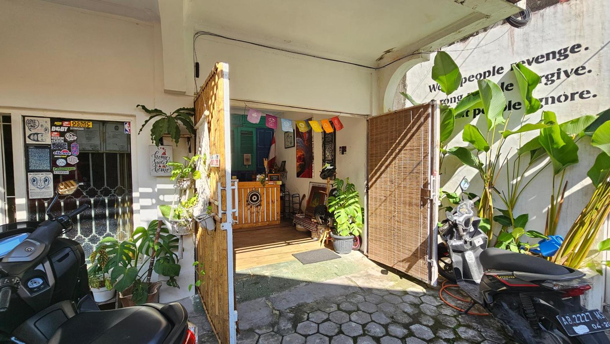 Oke Baik Hostel Jogjacarta Exterior foto